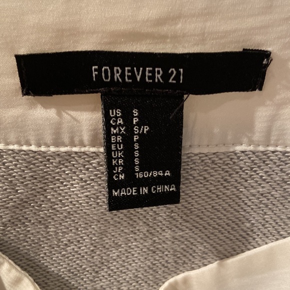 Forever 21 Size S Lace Pencil Skirt - Picture 2 of 5